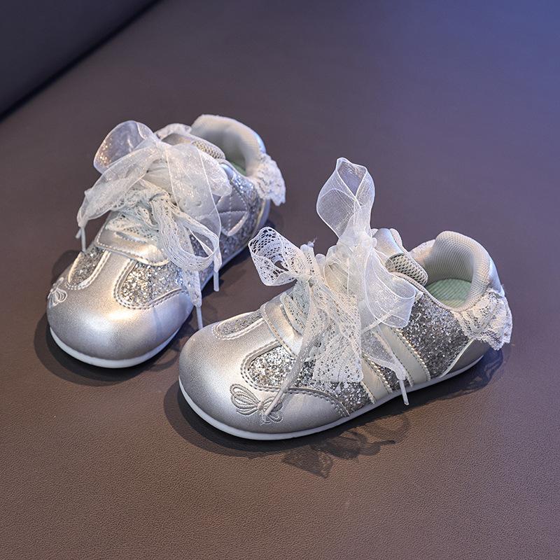 Children s Fashion Sneakers2026Spring new style girls cute rabbit soft-soled small floral casual solid color running shoes 26-30Code one hand5Double срібний
Children s Fashion Sneakers2026Spring new style girls cute rabbit soft-soled small floral casual solid color running shoes 26-30Code one hand5Double срібний