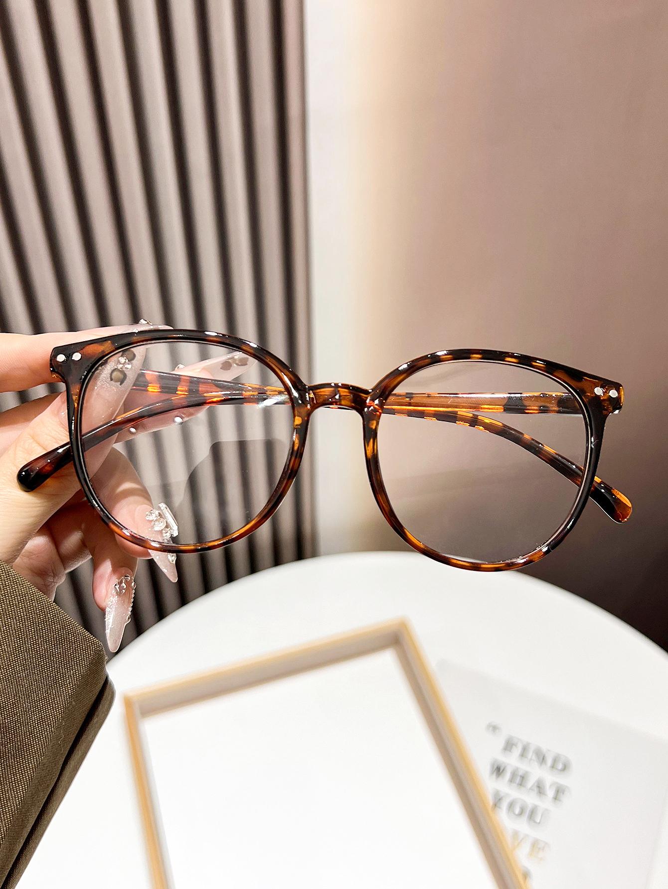 1Pc Round Frame Black Glasses Transparent Lens Women s Face Decoration Accessories Suitable for Daily Wear, Reading Use
1Pc Round Frame Black Glasses Transparent Lens Women s Face Decoration Accessories Suitable for Daily Wear, Reading Use