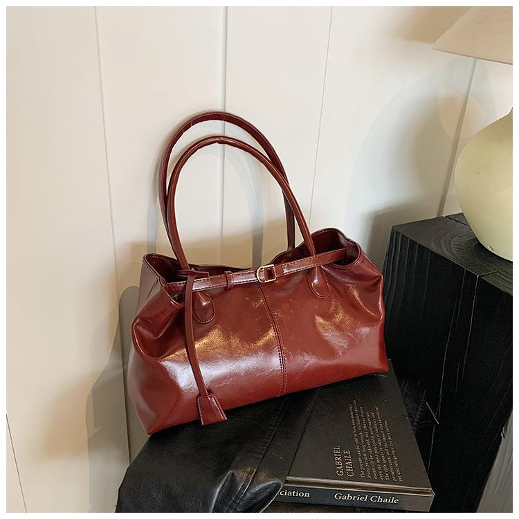 Vintage Handbag for Women Large Capacity 2026 New Underarm Commuting Bag Fashi Female Casual Single Shoulder Tote Bag
Vintage Handbag for Women Large Capacity 2026 New Underarm Commuting Bag Fashi Female Casual Single Shoulder Tote Bag