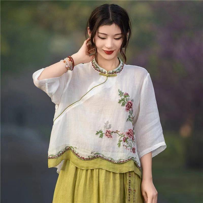 Summer new literary and retro new cotton and linen embroidery contrasting color short-sleeved medium-sleeved versatile top women s shirt 3XL білий
Summer new literary and retro new cotton and linen embroidery contrasting color short-sleeved medium-sleeved versatile top women s shirt 3XL білий