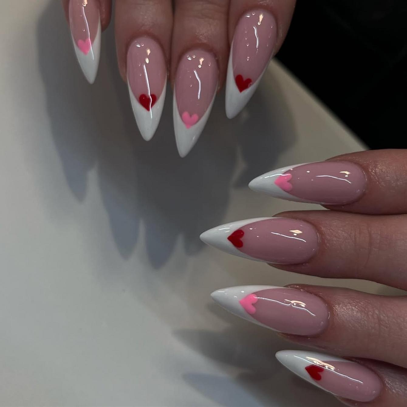 24pcs Long Almond Fake Nails White French Press on Nails Simple Full Cover Detachable Nail Tips
24pcs Long Almond Fake Nails White French Press on Nails Simple Full Cover Detachable Nail Tips
