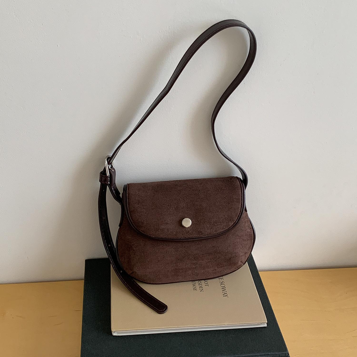 2025 Autumn Suede Shoulder Bags Fashionable Korean Vintage Tote Bags Large Capacity Travel Commuter Handbags Ladies Shopper Bag 14-2-19.5cm темно-коричневого
2025 Autumn Suede Shoulder Bags Fashionable Korean Vintage Tote Bags Large Capacity Travel Commuter Handbags Ladies Shopper Bag 14-2-19.5cm темно-коричневого