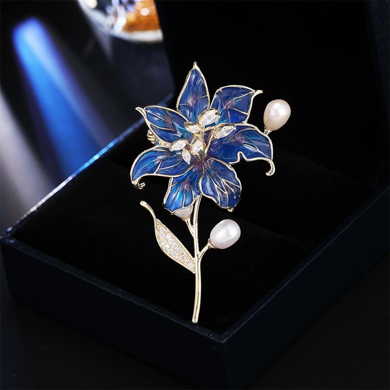 Женская брошь в элегантном дизайне «легкая роскошь», модная и универсальная, нишевый дизайн, повседневный аксессуар
Женская брошь в элегантном дизайне «легкая роскошь», модная и универсальная, нишевый дизайн, повседневный аксессуар