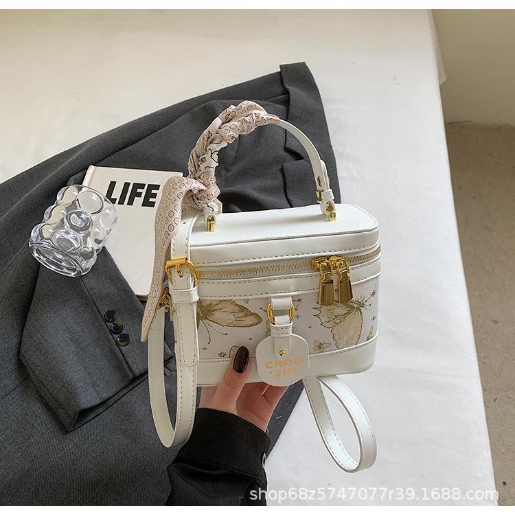 2025 New Crossbody Bag Popular Tote Box Bag High Quality Fashion Handbag Shoulder Bag Commuter Bag жёлтый
2025 New Crossbody Bag Popular Tote Box Bag High Quality Fashion Handbag Shoulder Bag Commuter Bag жёлтый