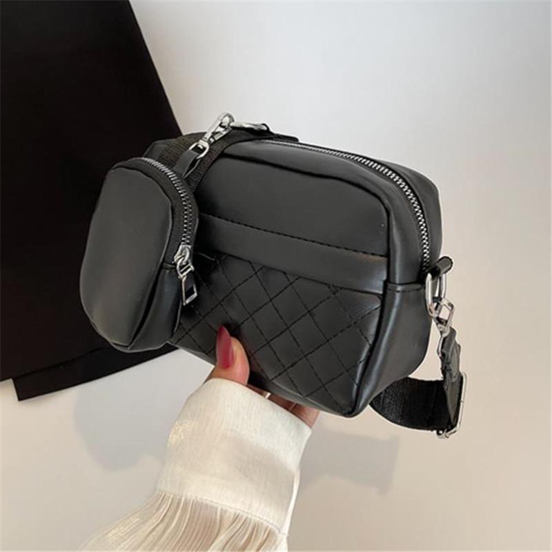 New Quilted Shoulder Bag, Casual Zipper Crossbody Bag, Pu Square Bag with Small Purse, Card, Phone, Camera, Lipstick, Key, Pouch
New Quilted Shoulder Bag, Casual Zipper Crossbody Bag, Pu Square Bag with Small Purse, Card, Phone, Camera, Lipstick, Key, Pouch
