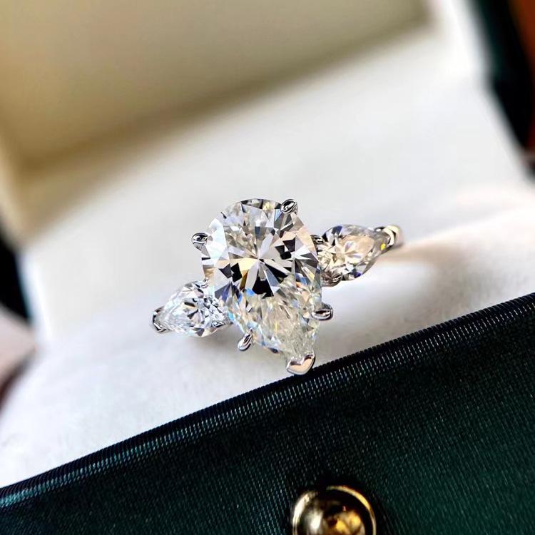 Lulu Tong 2022 S925 Silver Women s Ring with 10x14 High Carbon Ice Flower-Cut Diamond - Simple & Fashionable Style Size 8 жёлтый
Lulu Tong 2022 S925 Silver Women s Ring with 10x14 High Carbon Ice Flower-Cut Diamond - Simple & Fashionable Style Size 8 жёлтый