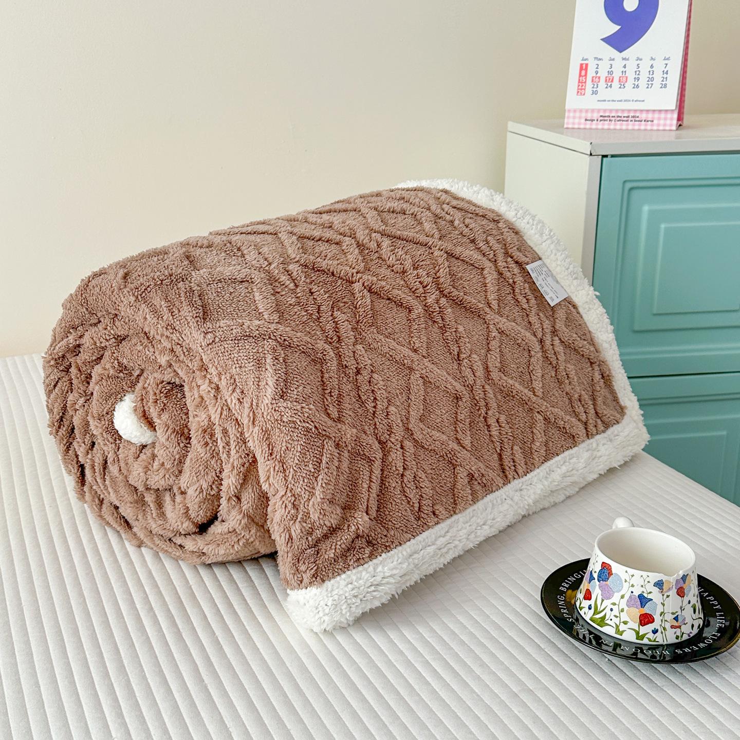 Multi-color Lambswool Coral Fleece Blanket, Thick Taffeta Throw for Autumn/Winter Office or Nap Use. 70x100cm
Multi-color Lambswool Coral Fleece Blanket, Thick Taffeta Throw for Autumn/Winter Office or Nap Use. 70x100cm