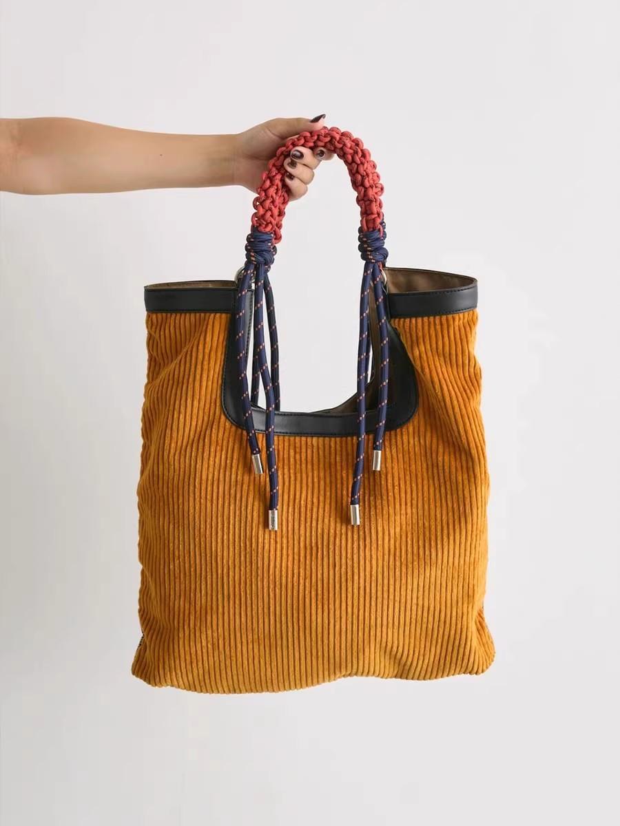 Retro Corduroy Tote Bag Autumn Winter Large Capacity Shoulder Patchwork Handbag with Rope Knot for Commuter
Retro Corduroy Tote Bag Autumn Winter Large Capacity Shoulder Patchwork Handbag with Rope Knot for Commuter
