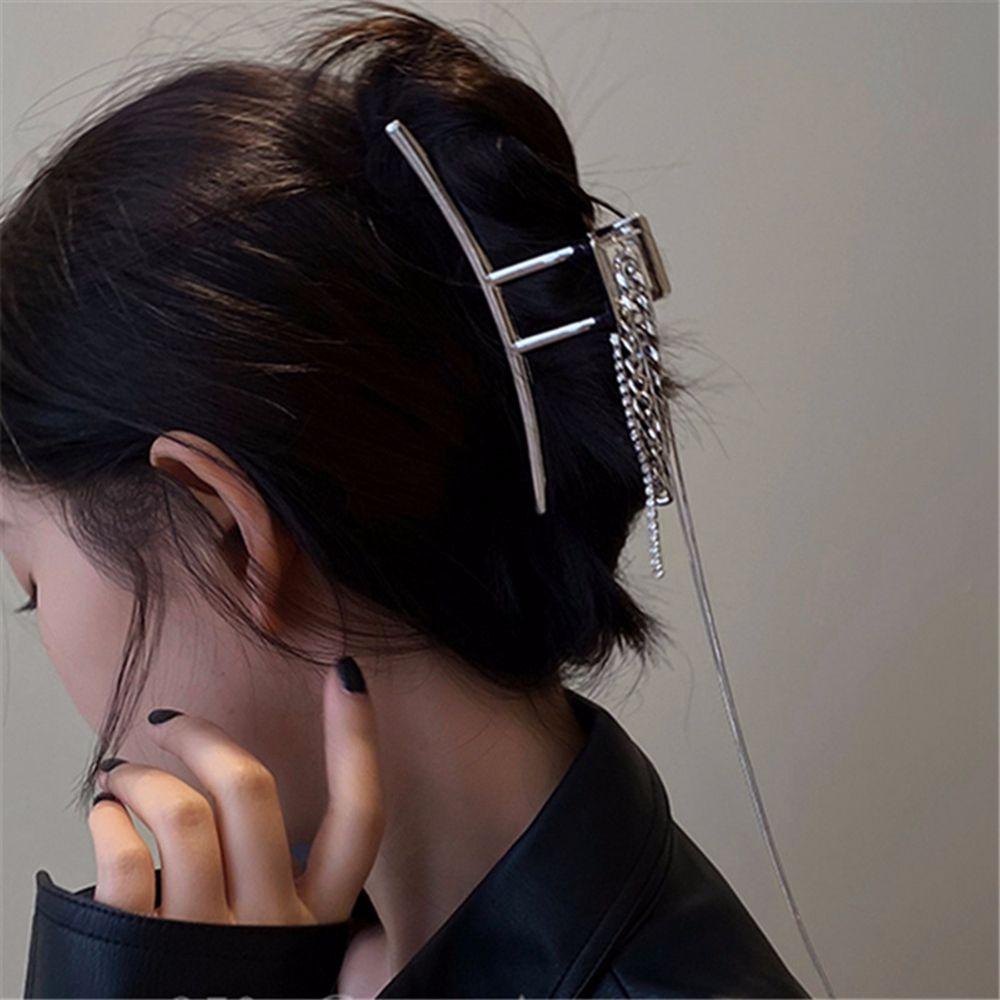 Temperament Women Korean Geometry Chain Tassel Hair Claw Rhinestone Hair Clip Hair Accessories серебряный
Temperament Women Korean Geometry Chain Tassel Hair Claw Rhinestone Hair Clip Hair Accessories серебряный