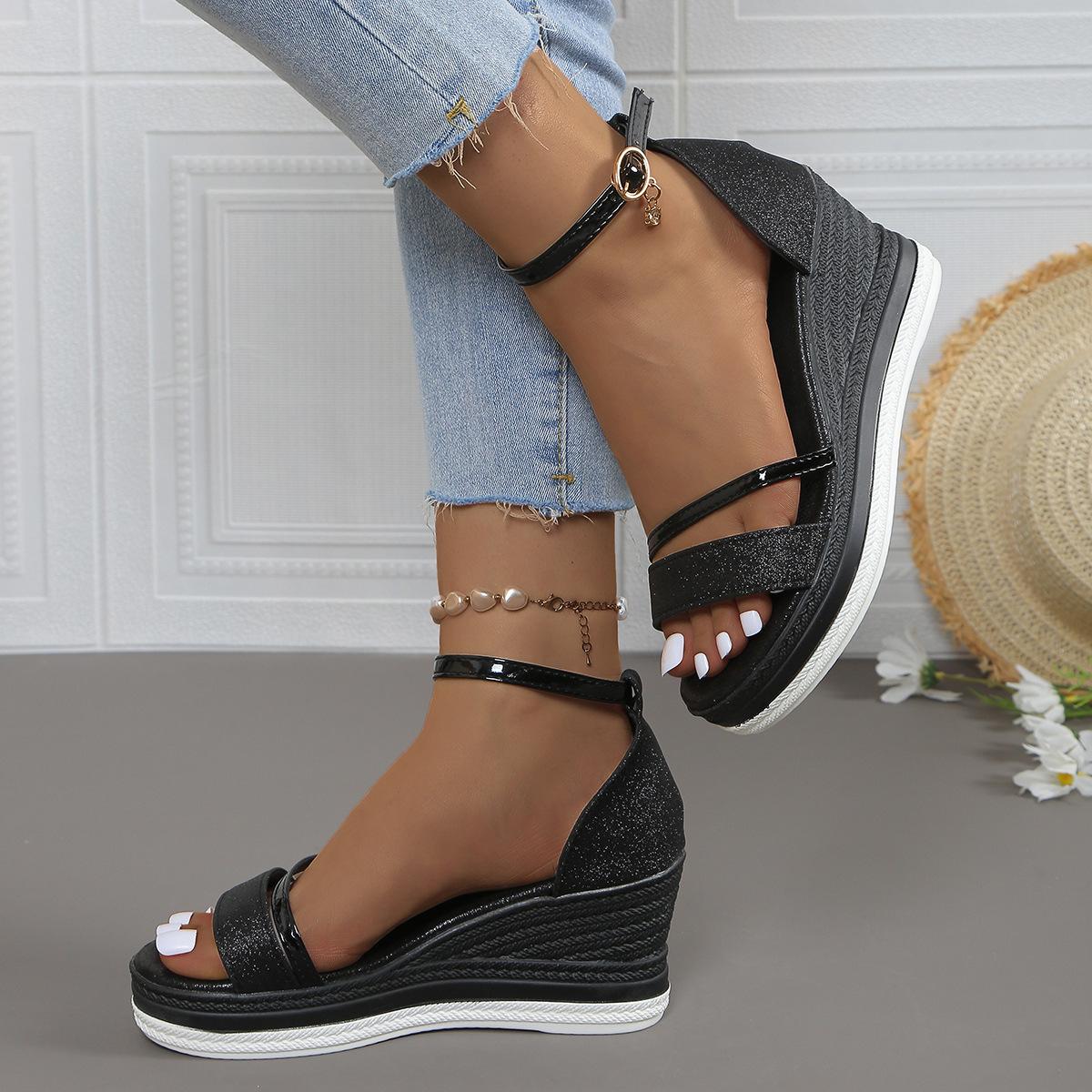 Європейські та американські сандалі на танкетці для зовнішньої торгівлі, жіночі літні нові сандалі на товстій підошві-мафіні, з ремінцем на пряжці, з відкритою п ятою, на високих підборах, в наявності 43 чорний
Європейські та американські сандалі на танкетці для зовнішньої торгівлі, жіночі літні нові сандалі на товстій підошві-мафіні, з ремінцем на пряжці, з відкритою п ятою, на високих підборах, в наявності 43 чорний