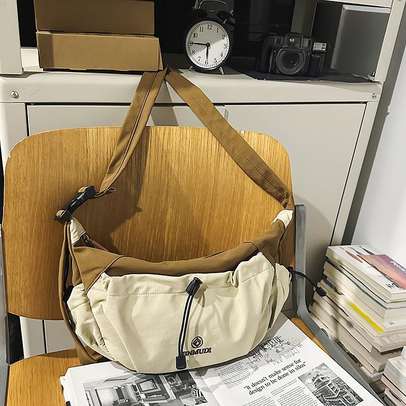 Summer new foreign style texture simple large capacity dumpling bag 2025 fashion trend women s shoulder messenger bag коричневый
Summer new foreign style texture simple large capacity dumpling bag 2025 fashion trend women s shoulder messenger bag коричневый