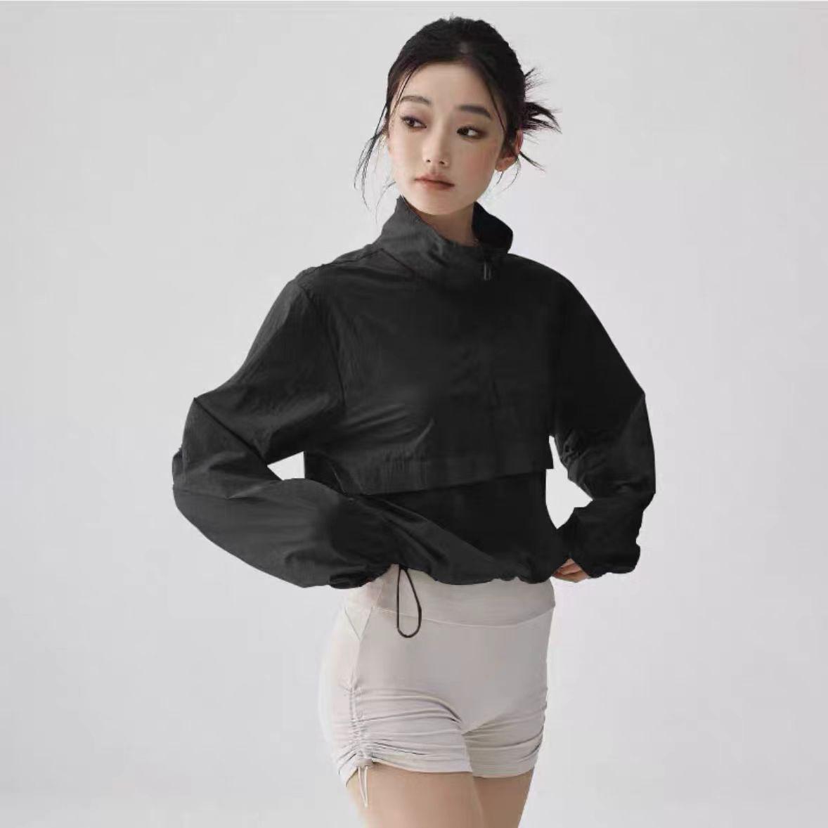 Women s Loose Fit Half-Zip Sun Protection Sports Jackets for Spring/Summer - Ideal for Running, Fitness, and Yoga XL чорний
Women s Loose Fit Half-Zip Sun Protection Sports Jackets for Spring/Summer - Ideal for Running, Fitness, and Yoga XL чорний