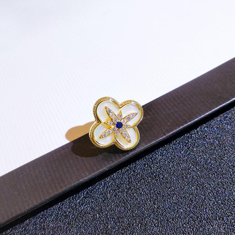 Интернет-знаменитость Ракушка Маленькая брошь Женская Ins Открытая рубашка Анти-светоотражающая пряжка Октаграмма Одежда Корсаж Модные аксессуары
Интернет-знаменитость Ракушка Маленькая брошь Женская Ins Открытая рубашка Анти-светоотражающая пряжка Октаграмма Одежда Корсаж Модные аксессуары