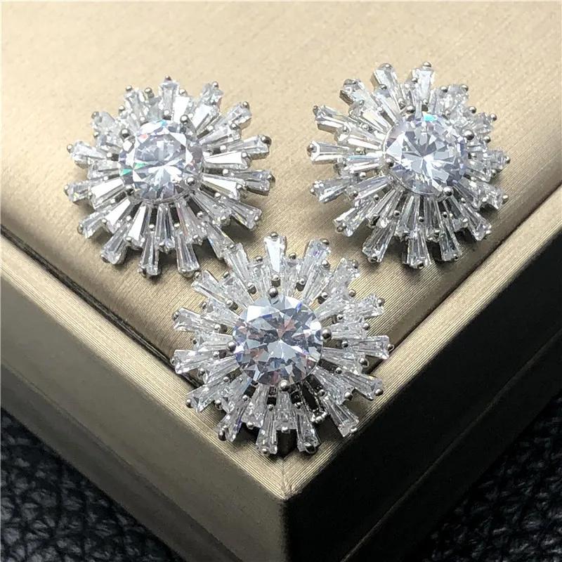 5pc/lot Metal Rhinestone Buttons Cubic Zirconia Button for Clothes Decorative CZ Sewing for Cashmere Knit Cardigan 32L 20.0 MM срібний
5pc/lot Metal Rhinestone Buttons Cubic Zirconia Button for Clothes Decorative CZ Sewing for Cashmere Knit Cardigan 32L 20.0 MM срібний