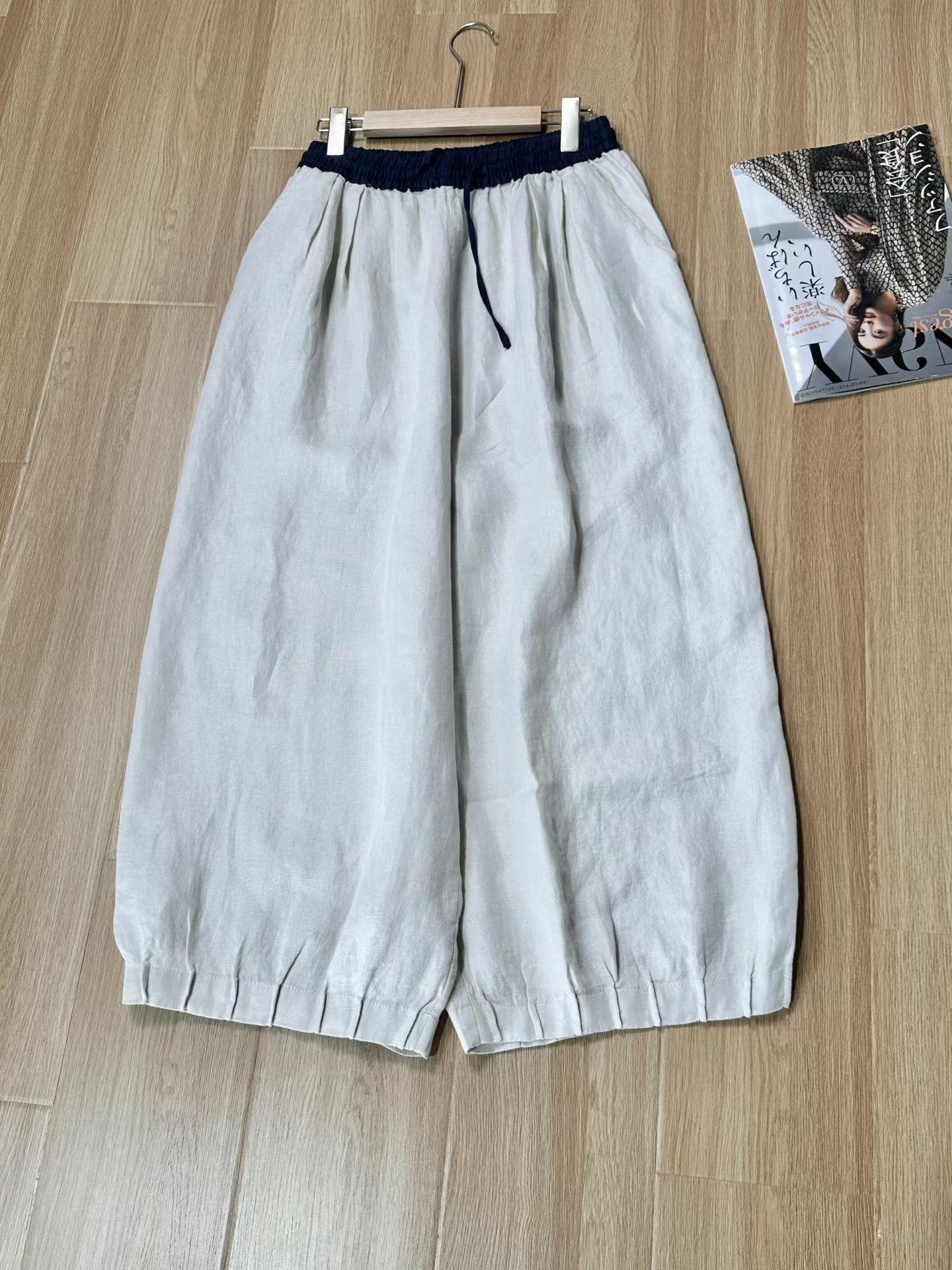 Spring 2026 Solid Color Pleated Wide-Leg Lantern Pants One Size
Spring 2026 Solid Color Pleated Wide-Leg Lantern Pants One Size