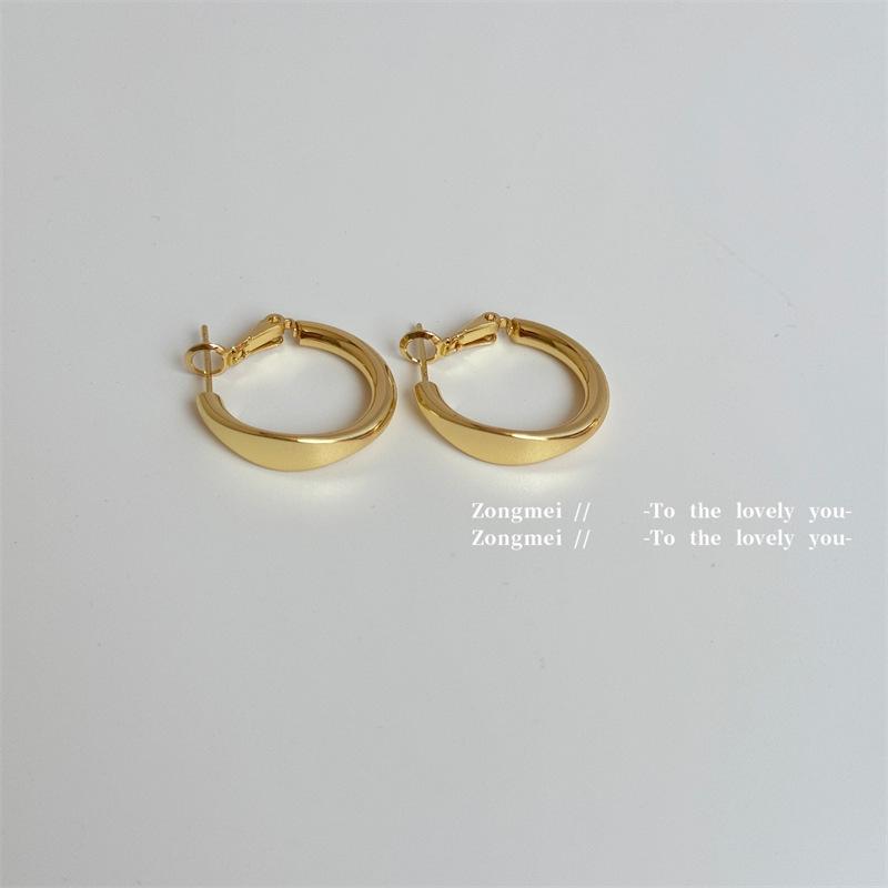 Korean Frosted Gold Coffee Earrings – Niche Design, High-End Feel, Versatile for Women
Korean Frosted Gold Coffee Earrings – Niche Design, High-End Feel, Versatile for Women
