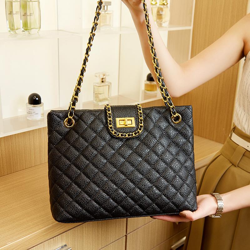 Large Capacity Bag, New Fashionable Shoulder Bag, Caviar Handbag, Small Fragrant Style Tote, Versatile чёрный
Large Capacity Bag, New Fashionable Shoulder Bag, Caviar Handbag, Small Fragrant Style Tote, Versatile чёрный