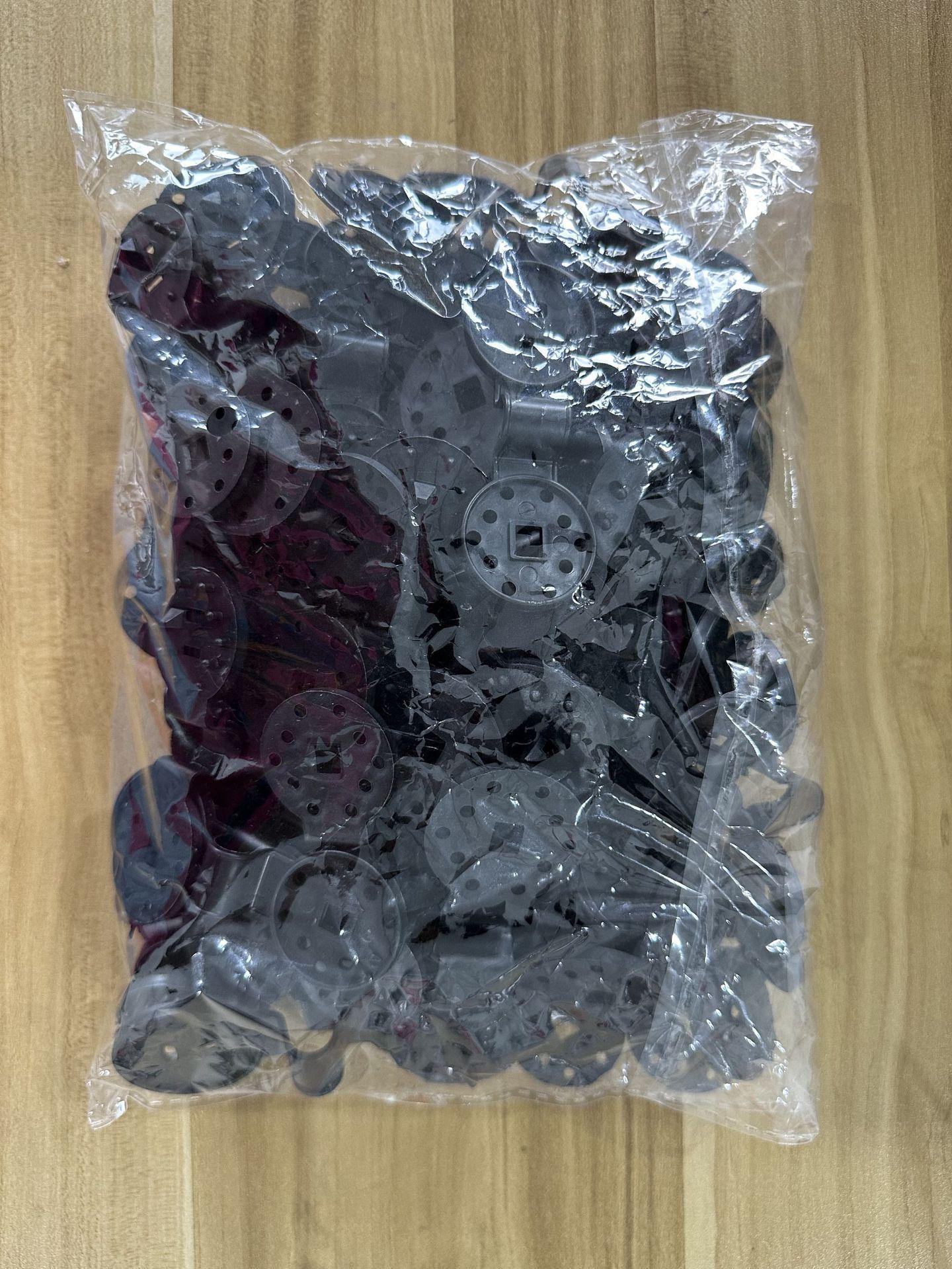 Утолщенный пластиковый фиксатор для сетки-затенителя для теплиц
Утолщенный пластиковый фиксатор для сетки-затенителя для теплиц