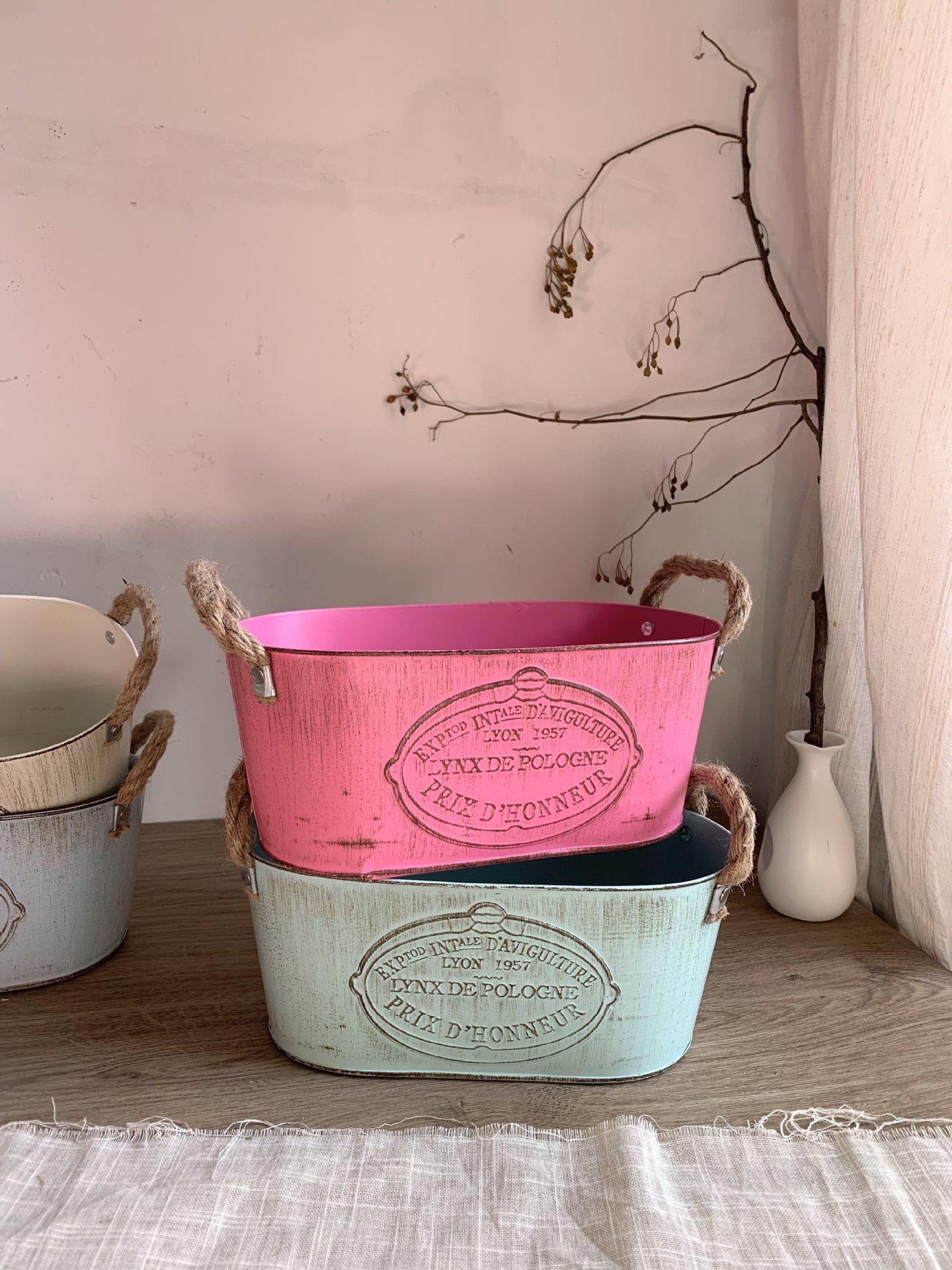 Retro Wrought Iron Flower Pot Tin Bucket
Retro Wrought Iron Flower Pot Tin Bucket