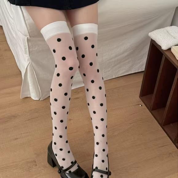 Korean Vintage Dot Print Sexy Stockings Women s Pantyhose Sweet Cool Thin High Elastic Socks Japanese Lolita Jk Tights Hosiery One Size
Korean Vintage Dot Print Sexy Stockings Women s Pantyhose Sweet Cool Thin High Elastic Socks Japanese Lolita Jk Tights Hosiery One Size