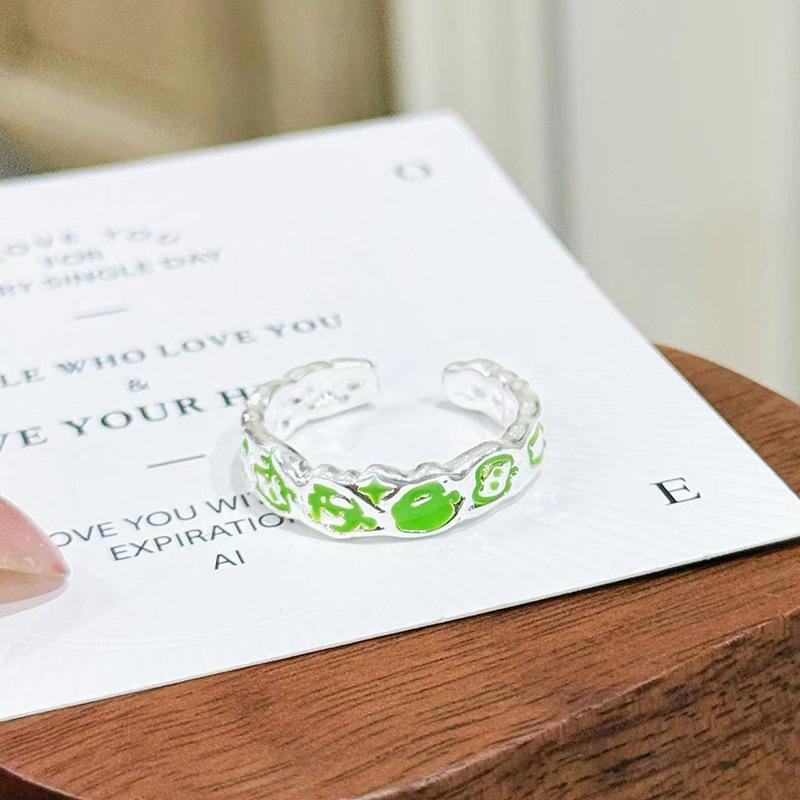 Темна особистість Легкий люкс Високе почуття Рожево-червоний Фіолетовий Квітка Блискучий діамант Відкритий перстень Нішевий дизайн Перстень Стиль світської левиці Жінка Adjustable opening
Темна особистість Легкий люкс Високе почуття Рожево-червоний Фіолетовий Квітка Блискучий діамант Відкритий перстень Нішевий дизайн Перстень Стиль світської левиці Жінка Adjustable opening