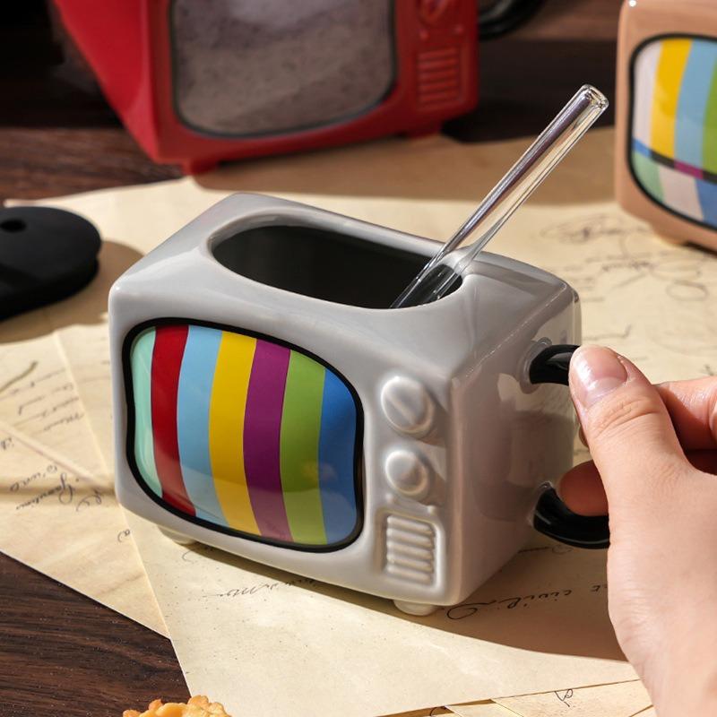 450ml/15.21oz Retro Ceramic Tv Straw Coffee Mug Creative Drinking Mug with Lid Handle Fun Cups for Office Home Water Cup Gifts светло-серый
450ml/15.21oz Retro Ceramic Tv Straw Coffee Mug Creative Drinking Mug with Lid Handle Fun Cups for Office Home Water Cup Gifts светло-серый
