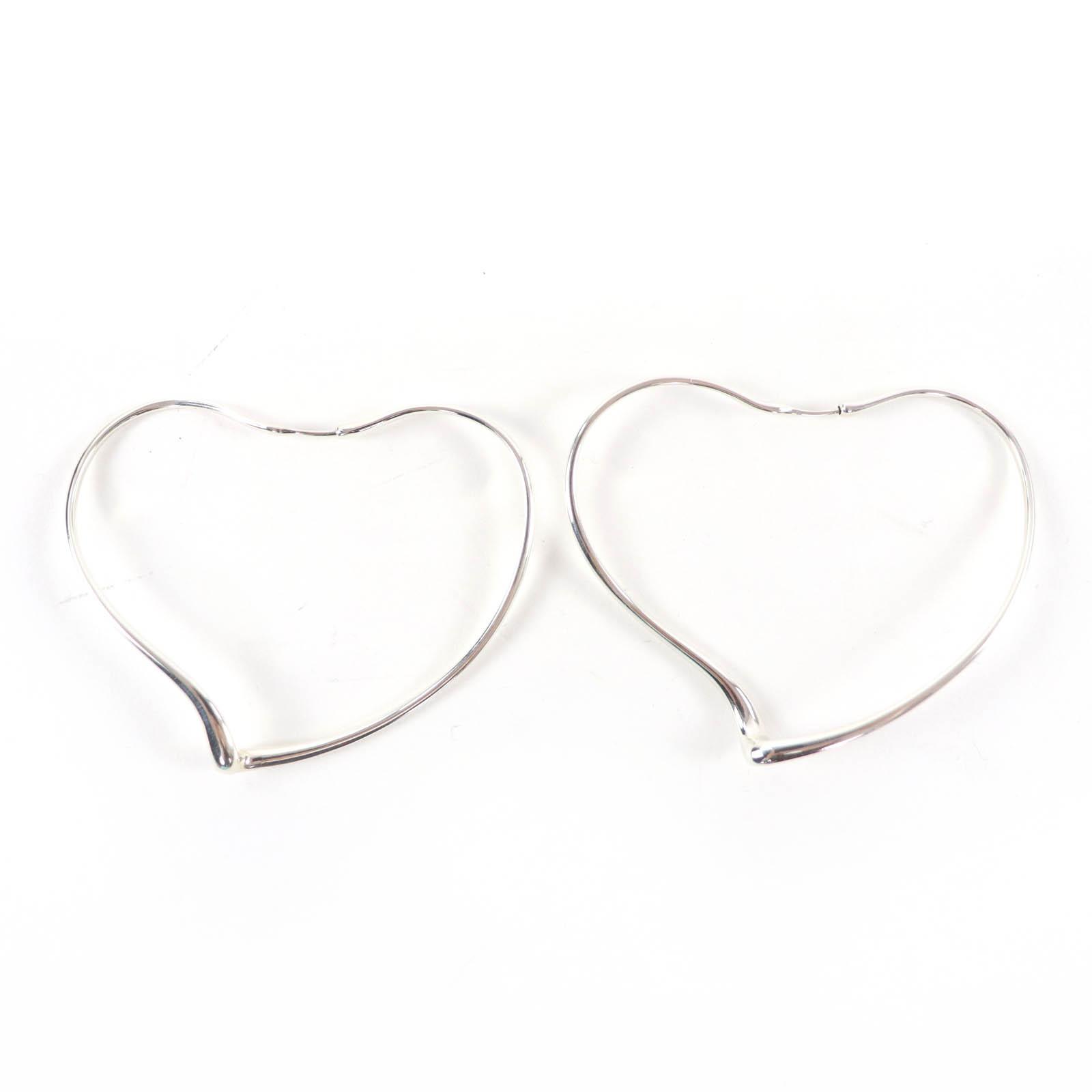 Excellent TIFFANY&Co. Pierce Open Heart Large Pierce Hoop earring Silver AG925 Used
Excellent TIFFANY&Co. Pierce Open Heart Large Pierce Hoop earring Silver AG925 Used
