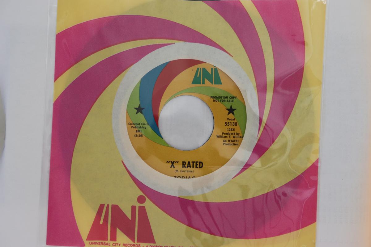 7inch Record ZODIAC (36) - X Rated / Then Goodbye 55138 UNI Records 1969 US Rock Used
7inch Record ZODIAC (36) - X Rated / Then Goodbye 55138 UNI Records 1969 US Rock Used
