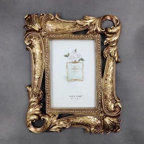 6 Inch Resin Photo Frame Classical Floral Texture Family Portrait Nightstand Desktop Golden Picture Frames Vintage Home Decor
6 Inch Resin Photo Frame Classical Floral Texture Family Portrait Nightstand Desktop Golden Picture Frames Vintage Home Decor