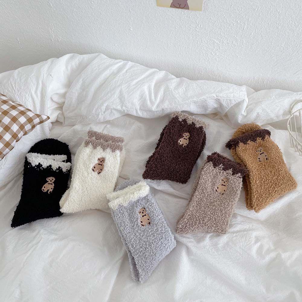 Bear Solid Color Sleeping Socks Mid-tube Socks Cute Floor Socks Coral Fleece Socks Female Hosiery чорний
Bear Solid Color Sleeping Socks Mid-tube Socks Cute Floor Socks Coral Fleece Socks Female Hosiery чорний