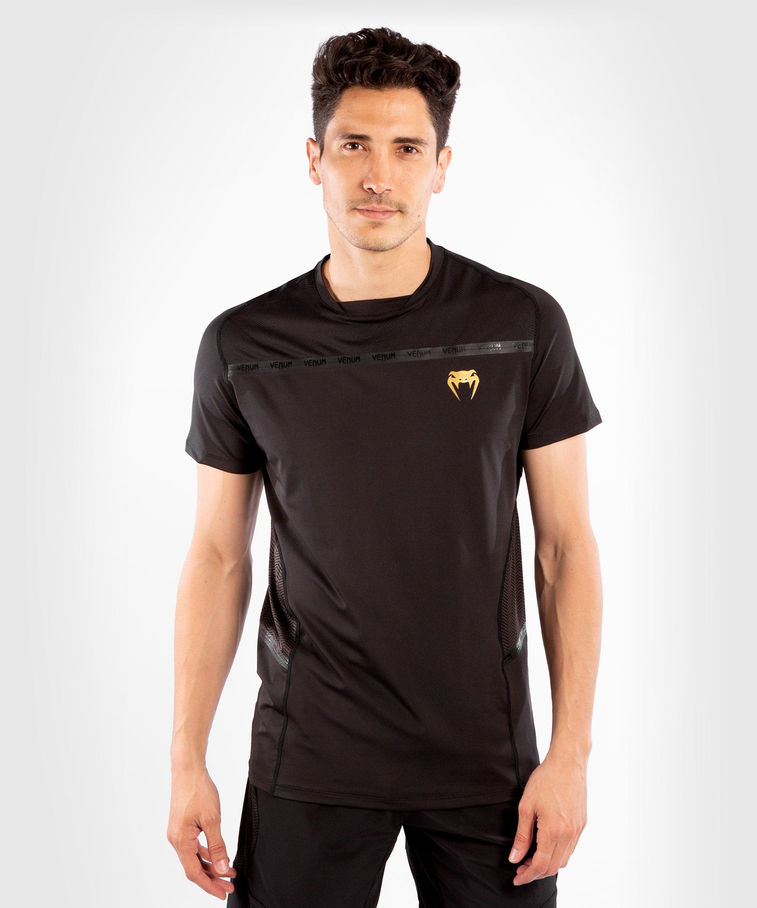 VENUM G-Fit Dry-Tech T-shirt Black Gold
VENUM G-Fit Dry-Tech T-shirt Black Gold