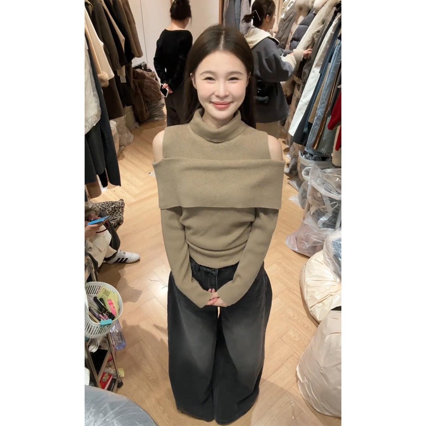 Trendy Winter Slim Off-Shoulder Knitwear & Wide-Leg Jeans Set 3XL (140-160 lbs)
Trendy Winter Slim Off-Shoulder Knitwear & Wide-Leg Jeans Set 3XL (140-160 lbs)
