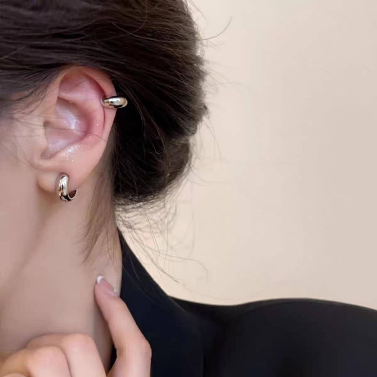 Корейские полукруглые серьги-спирали от комаров – Стильные C-образные клипсы для женщин
Корейские полукруглые серьги-спирали от комаров – Стильные C-образные клипсы для женщин