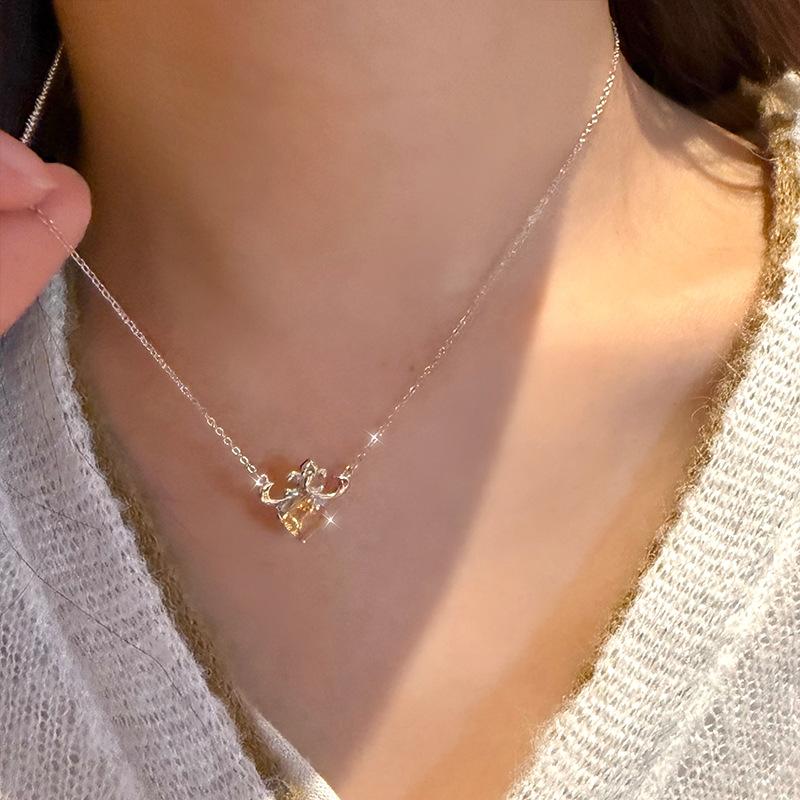 Women s S925 Sterling Silver Necklace Luxury Light Luxury Iris Pendant Natural Amethyst Citrine Fashion Clavicle Chain Jewelry Gift 925 silver
Women s S925 Sterling Silver Necklace Luxury Light Luxury Iris Pendant Natural Amethyst Citrine Fashion Clavicle Chain Jewelry Gift 925 silver