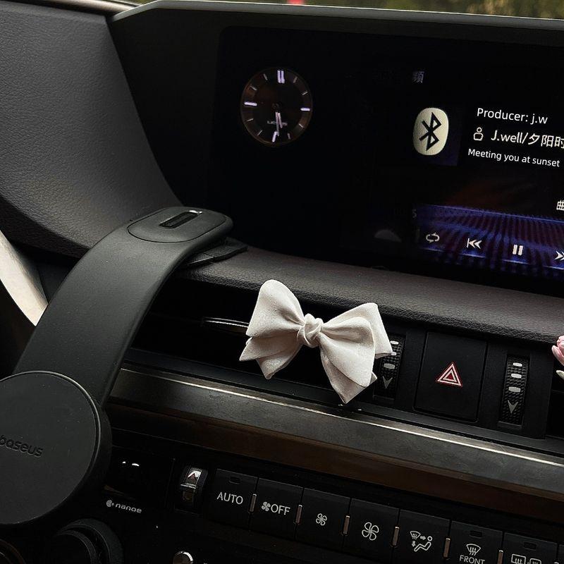 Pearlescent Hydrangea Car Perfume Aroma Diffuser Car Air Conditioning Vent Decoration Flower Aroma Stone Goddess Fragrance Ornament Pearlescent Bow
Pearlescent Hydrangea Car Perfume Aroma Diffuser Car Air Conditioning Vent Decoration Flower Aroma Stone Goddess Fragrance Ornament Pearlescent Bow