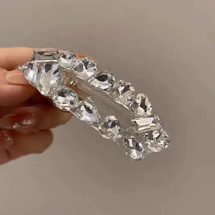 Sweet Cool Rhinestone Hair Clip Women Ice Through Temperament Versatile Side Clip Delicate Hair Accessories
Sweet Cool Rhinestone Hair Clip Women Ice Through Temperament Versatile Side Clip Delicate Hair Accessories