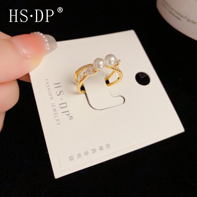 Korean Style Pearl Zircon Luxury Index Finger Ring - Unique Design Fashion Statement
Korean Style Pearl Zircon Luxury Index Finger Ring - Unique Design Fashion Statement