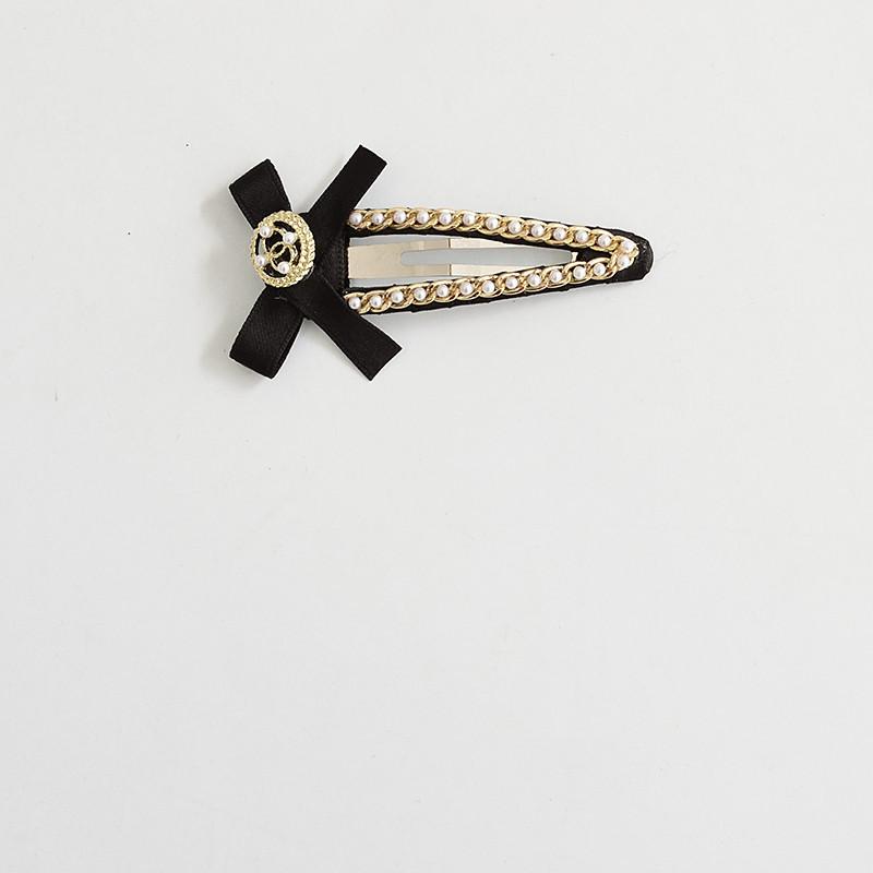 Temperament Hepburn style chain pearl hairpin ribbon bow BB clip gold hair accessories headgear exquisite bangs clip
Temperament Hepburn style chain pearl hairpin ribbon bow BB clip gold hair accessories headgear exquisite bangs clip