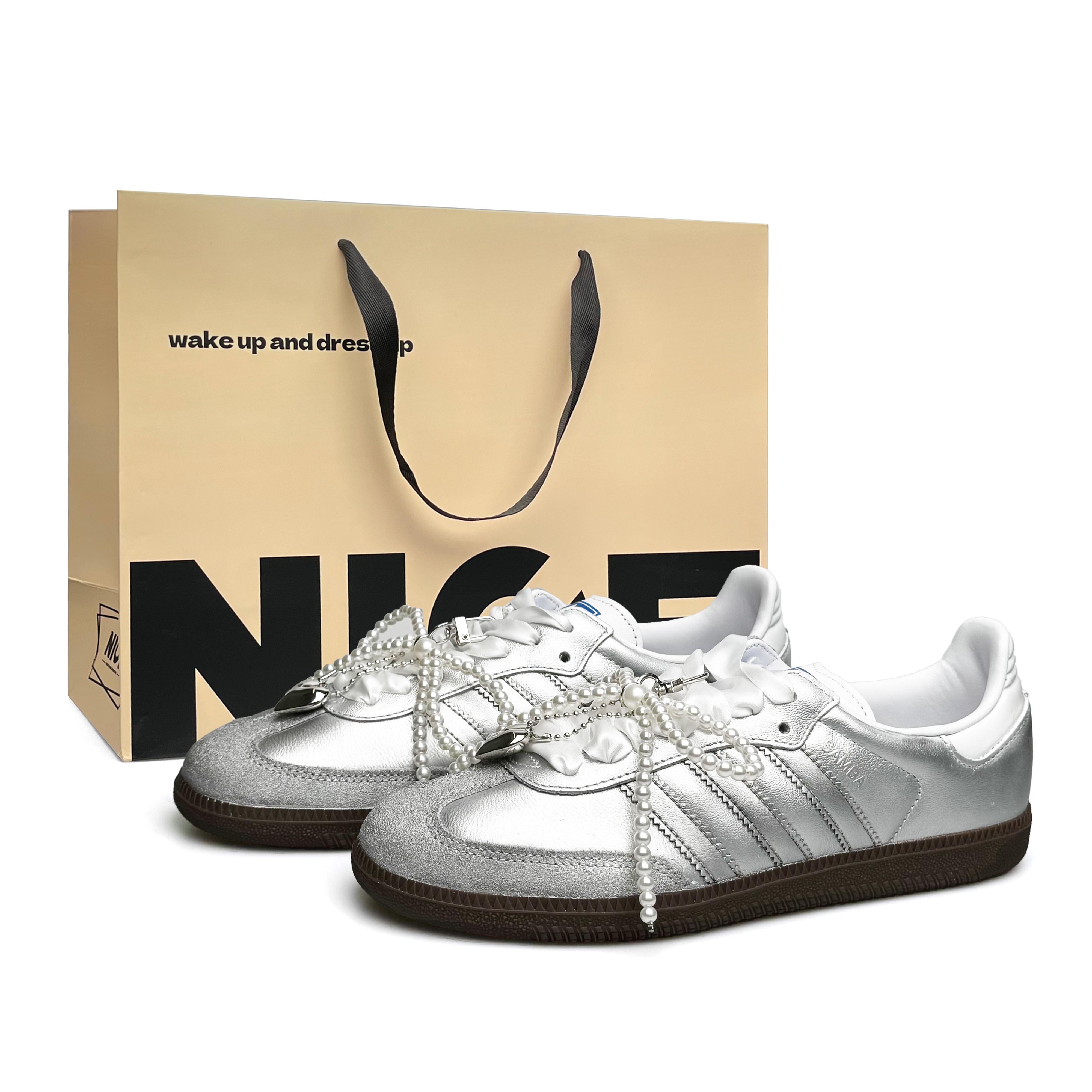 Adidas Originals SAMBA OG Moonlight Ballet Large Pearl Lightweight Low top Skateboard Shoes Unisex Silver B75806(Team920-SBOX) 38
Adidas Originals SAMBA OG Moonlight Ballet Large Pearl Lightweight Low top Skateboard Shoes Unisex Silver B75806(Team920-SBOX) 38