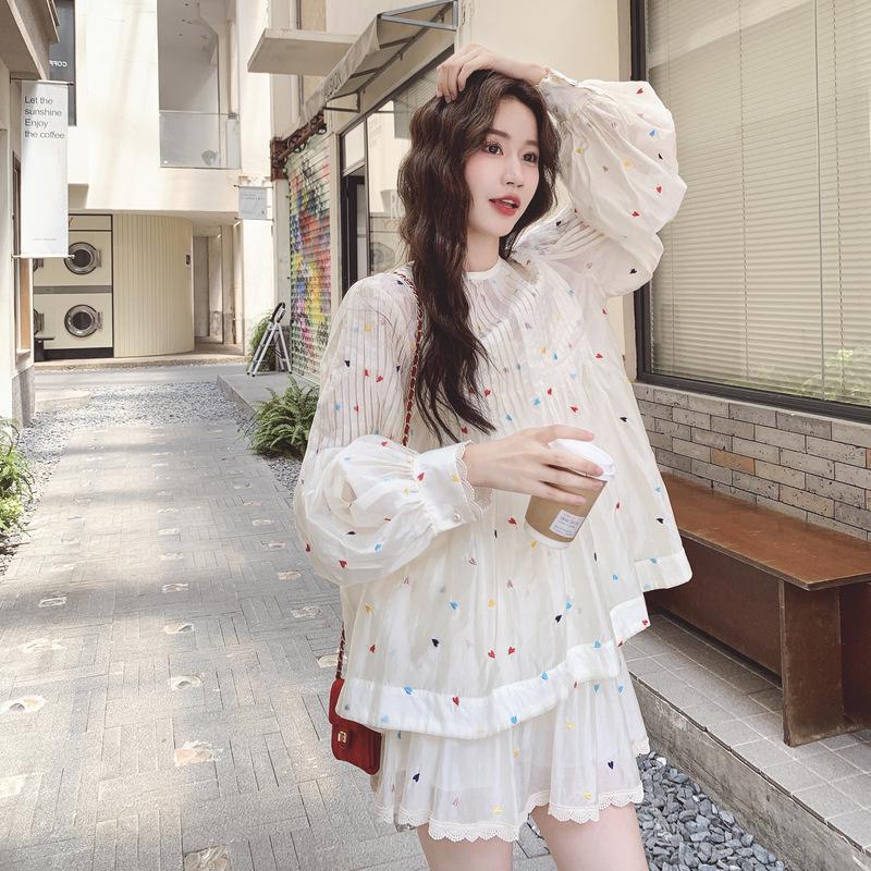 Women s Pleated Doll Shirt & Lace Shorts Two-Piece Set: Heart Embroidery, Unique Design for Early Autumn 2025. S
Women s Pleated Doll Shirt & Lace Shorts Two-Piece Set: Heart Embroidery, Unique Design for Early Autumn 2025. S