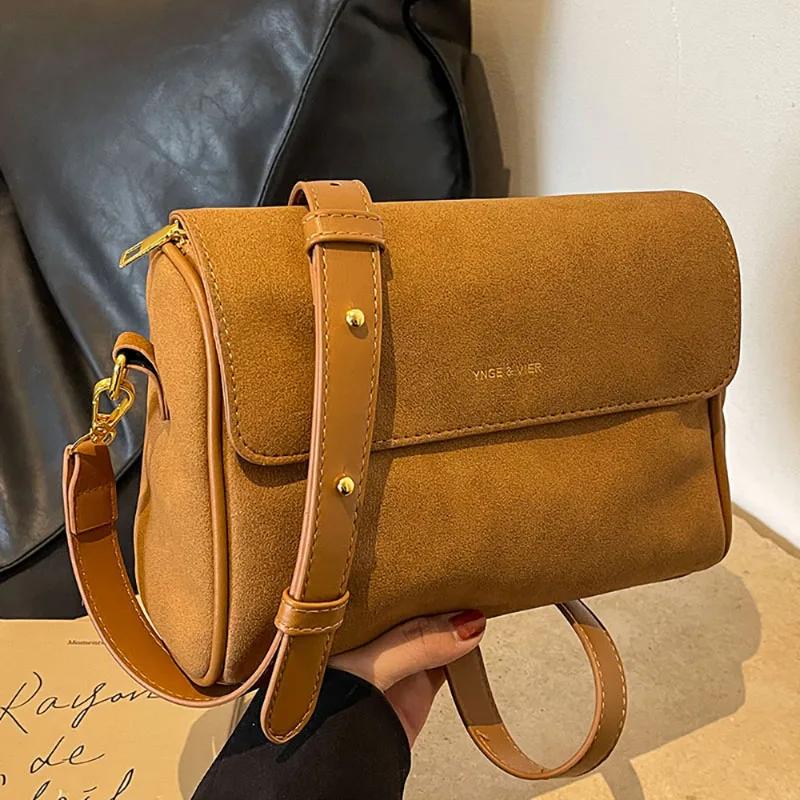 Retro Suede Texture Crossbody Bag for Women Large Capacity Casual All-in-one Fashion Shoulder Bag High-quality Pop Square Bag Winter Bag New
Retro Suede Texture Crossbody Bag for Women Large Capacity Casual All-in-one Fashion Shoulder Bag High-quality Pop Square Bag Winter Bag New