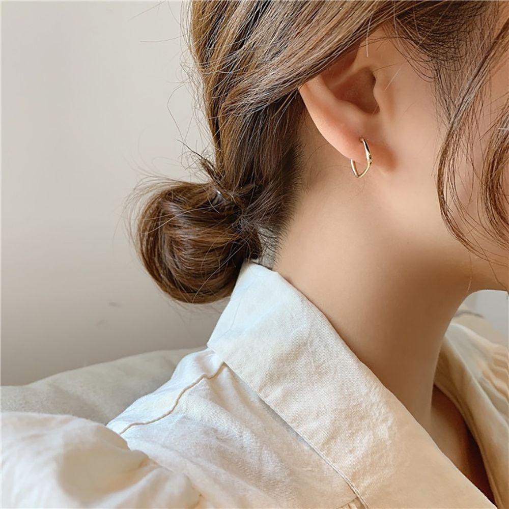 Shape Cool Style Girls Fashion Jewelry Female Hoop Earring Korean Style Earrings C-Shaped Earrings
Shape Cool Style Girls Fashion Jewelry Female Hoop Earring Korean Style Earrings C-Shaped Earrings