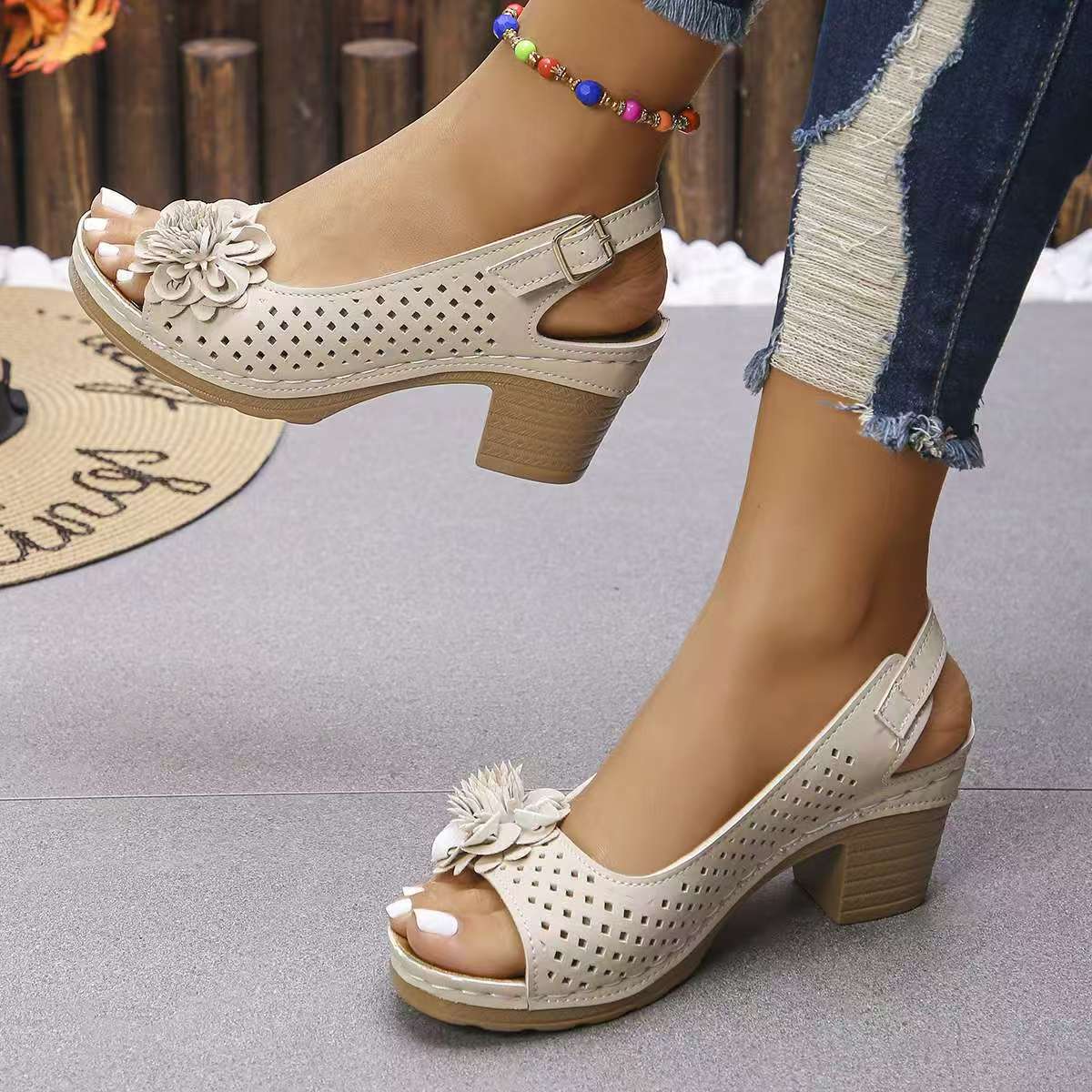 Большие цветочные босоножки на высоком каблуке для женщин 2025 года, новинка лета европейской и американской внешней торговли, модные повседневные босоножки на толстом каблуке для женщин 43 абрикосовый
Большие цветочные босоножки на высоком каблуке для женщин 2025 года, новинка лета европейской и американской внешней торговли, модные повседневные босоножки на толстом каблуке для женщин 43 абрикосовый