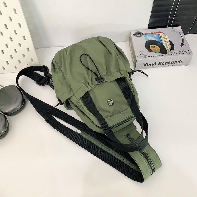 Backpack Men s and Women s Multifunctional Breast Bag Lightweight Nylon Cloth Bag One Shoulder High Value Work Commuter Messenger Bag зелений
Backpack Men s and Women s Multifunctional Breast Bag Lightweight Nylon Cloth Bag One Shoulder High Value Work Commuter Messenger Bag зелений