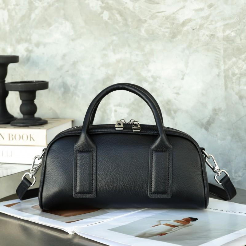 Bag Retro Niche Design High-end Bowling Genuine Leather Women s Fashionable Simple Portable Cross-body Length 27 width 9.5 height 12 чёрный
Bag Retro Niche Design High-end Bowling Genuine Leather Women s Fashionable Simple Portable Cross-body Length 27 width 9.5 height 12 чёрный