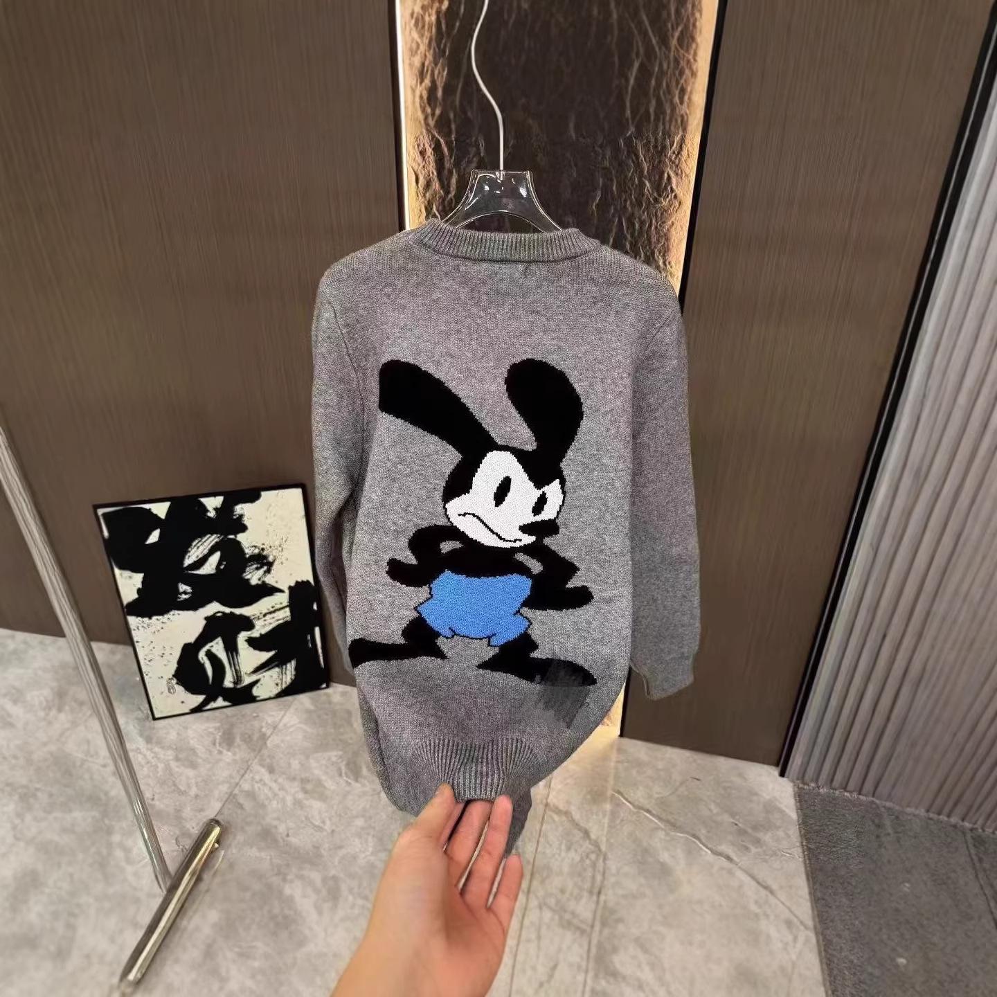Mickey Mouse Trendy Logo Loose Knit Sweater for Men & Women S (recommended 45-55 kg)
Mickey Mouse Trendy Logo Loose Knit Sweater for Men & Women S (recommended 45-55 kg)