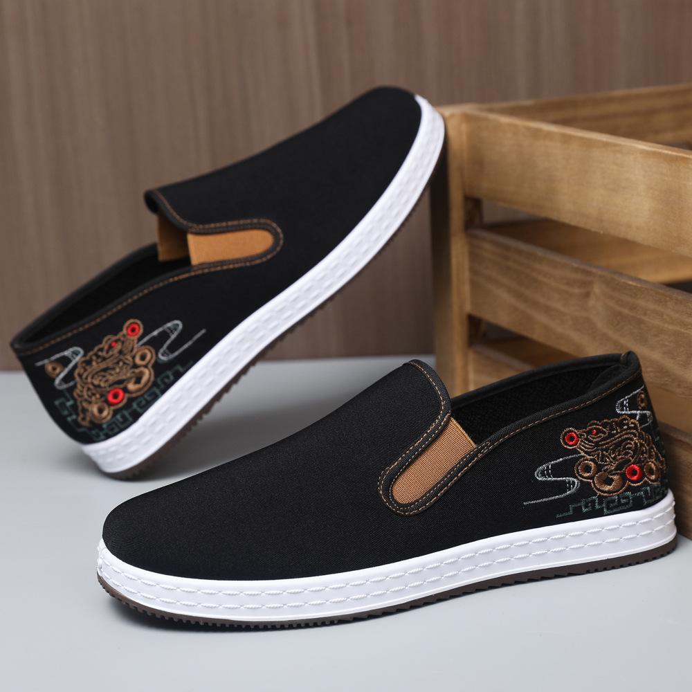 Men s cloth shoes new embroidery pattern soft sole middle-aged and elderly casual shoes light one-pedal work men s shoes 44
Men s cloth shoes new embroidery pattern soft sole middle-aged and elderly casual shoes light one-pedal work men s shoes 44