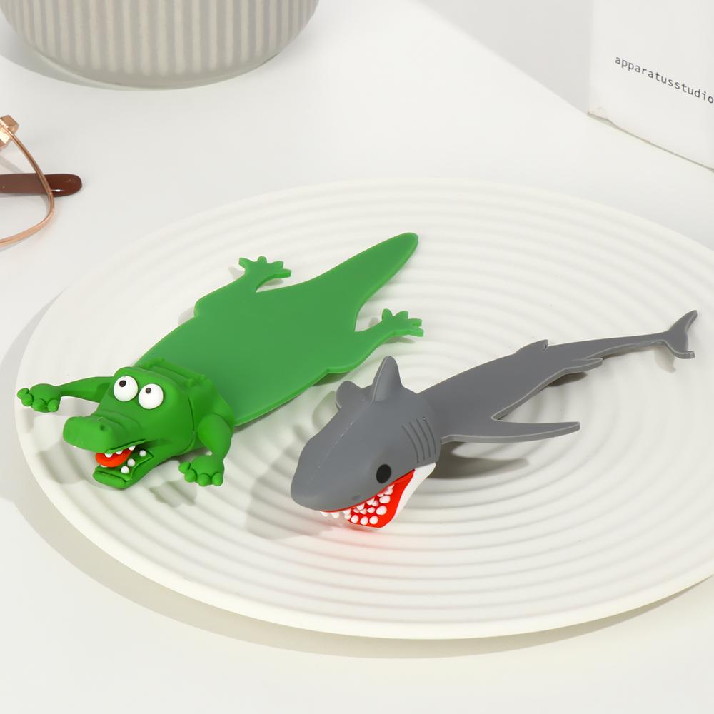 Канцелярские товары Крокодиловая акула закладка страниц 3D закладка школьные принадлежности книги поддержка зажим для книг
Канцелярские товары Крокодиловая акула закладка страниц 3D закладка школьные принадлежности книги поддержка зажим для книг