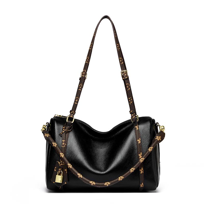 Women Tote Bag 2026 New Fashi PU Leather Women s Shoulder Bags Large Capacity Classic Design Female Crossbody Bolsa Sac A Main чёрный
Women Tote Bag 2026 New Fashi PU Leather Women s Shoulder Bags Large Capacity Classic Design Female Crossbody Bolsa Sac A Main чёрный