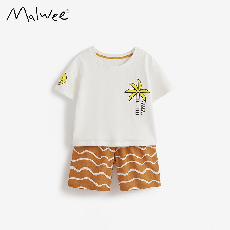 Malwee Boys Summer Outfit: Stylish T-shirt & Shorts Set for Kids - European & American Design
Malwee Boys Summer Outfit: Stylish T-shirt & Shorts Set for Kids - European & American Design